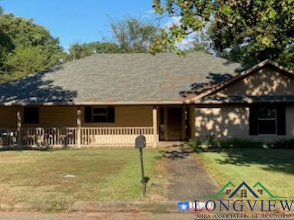 1820 Buckner Dr, Longview, TX 75604