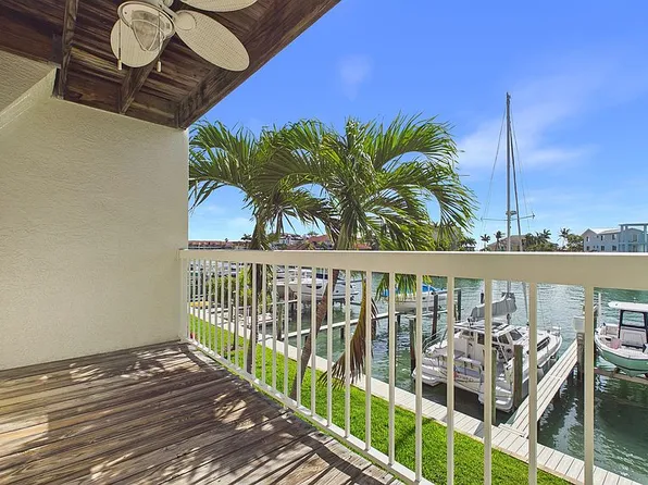 323 Madeira Cir, Tierra Verde, FL 33715