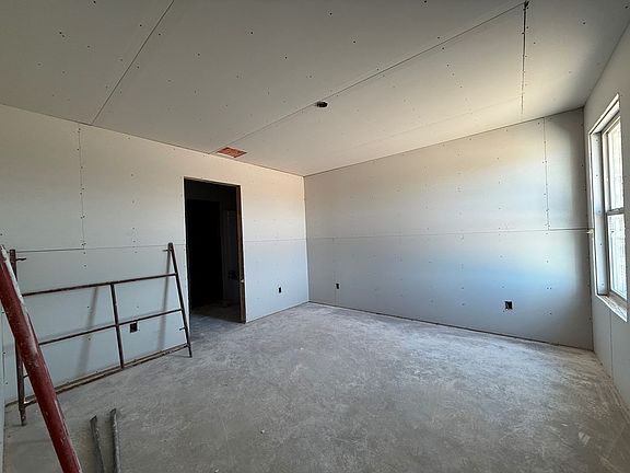 5th image of 3303 Fordham Ave