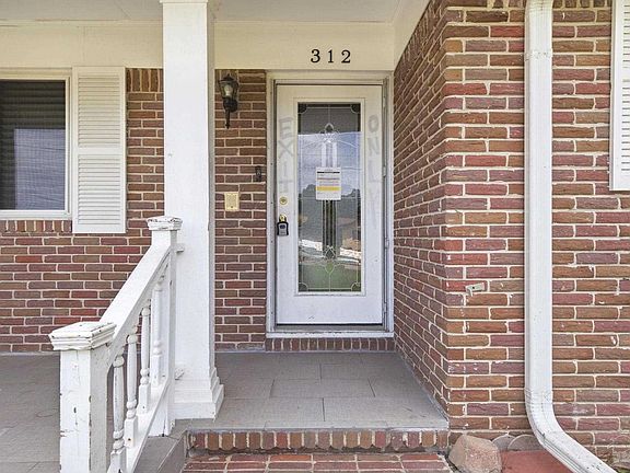 4th image of 312 N 57th Ave