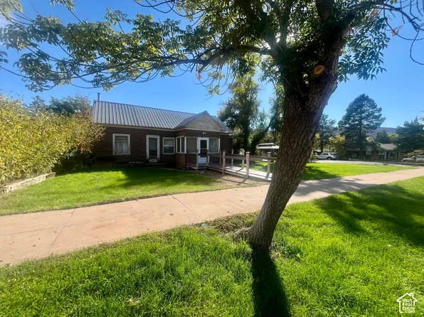 252 E 100 N, Moab, UT 84532