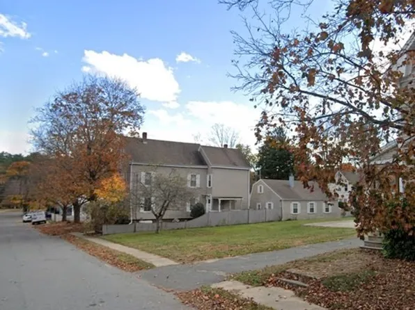 14-14B Maple St, Amesbury, MA 01913