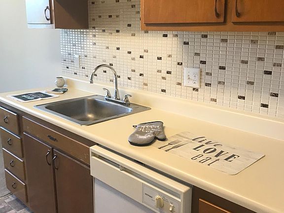 2nd image of 1137 Michigan Ave E APT 36