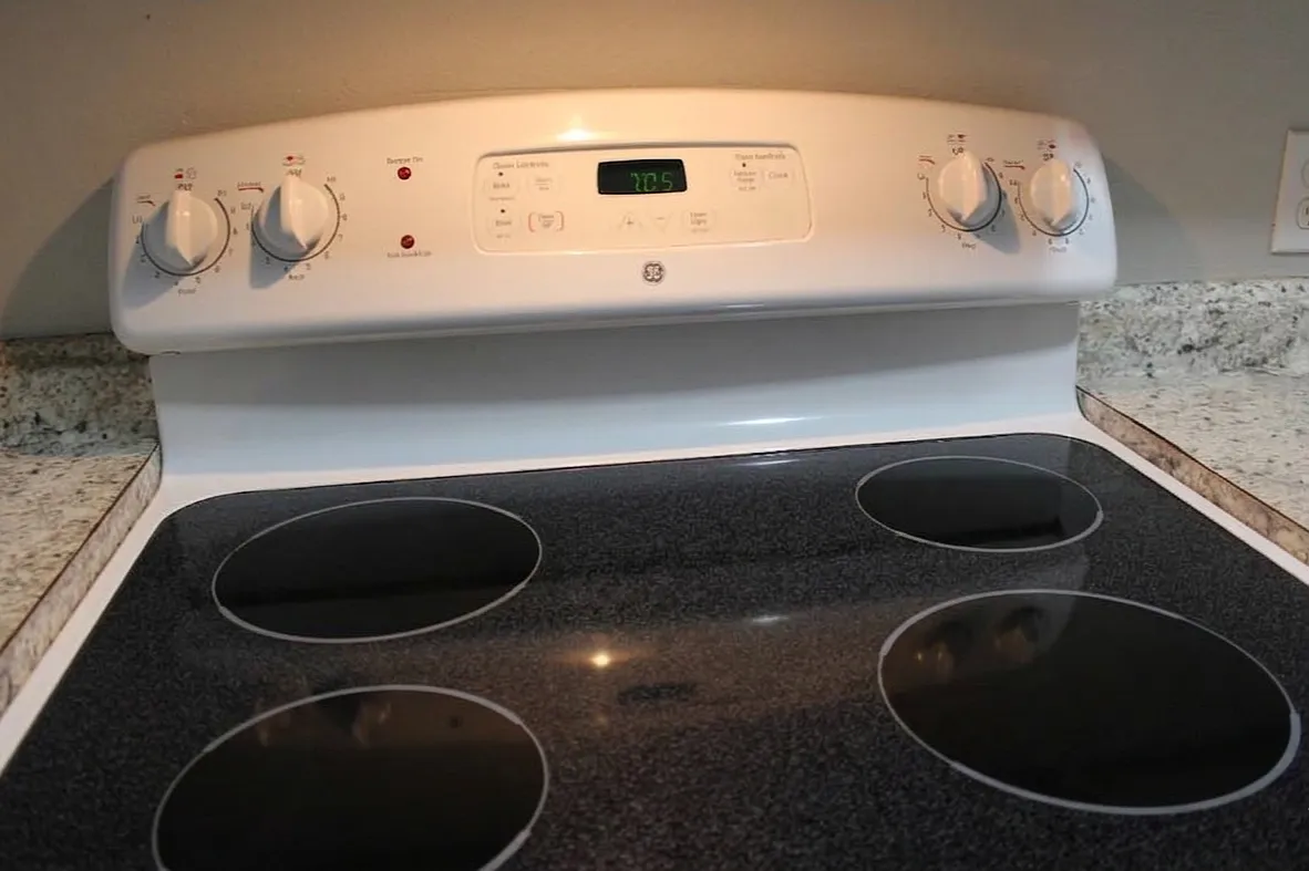 3 bed, 1144 sqft, $1,575 — Photo 4