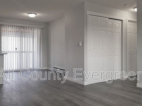 5th image of 216 Chicago Blvd S #A