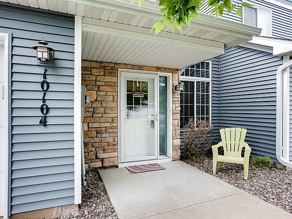 3rd image of 10104 Pleasure Creek Cir NE