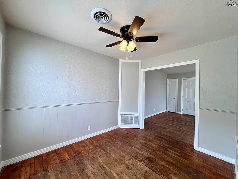 4701 Spiser Ln — Photo 9