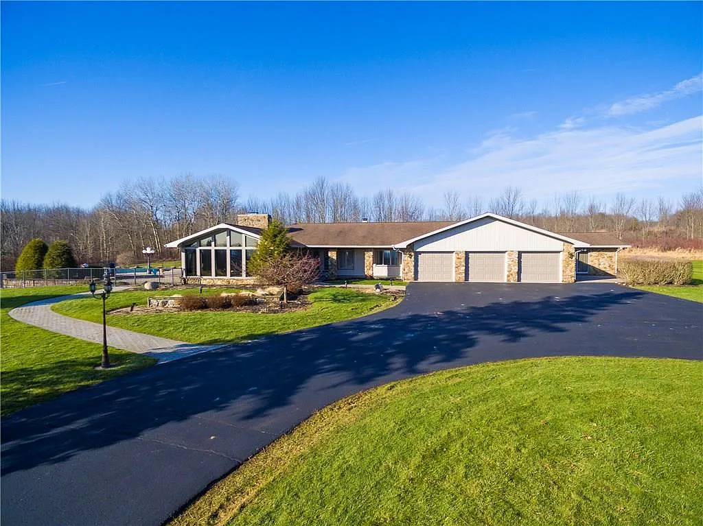2964 Johnson Rd photo 1