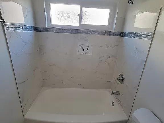 5th image of 15034 Burbank Blvd #9L