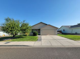 7803 Savary Dr, Pasco, WA 99301