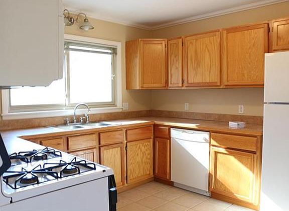4th image of 1405 E 108th Ter