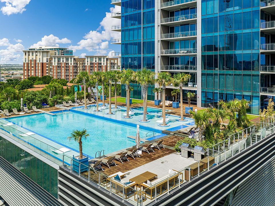 Resort Style Pool