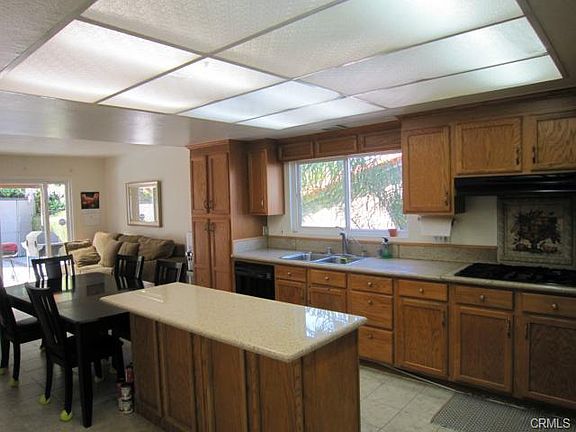 2nd image of 2934 Oakwood