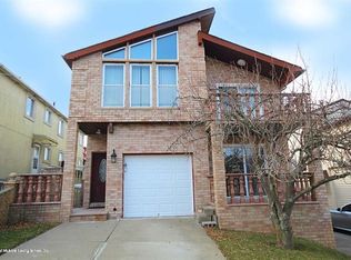 36 Hewitt Ave, Staten Island, NY 10301
