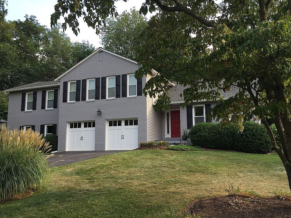 2nd image of 10118 Labelle Ct