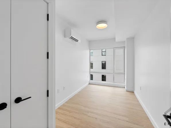 80 Linden Boulevard image 22 of 24