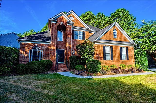 1st image of 400 Stonewater Bay Ln