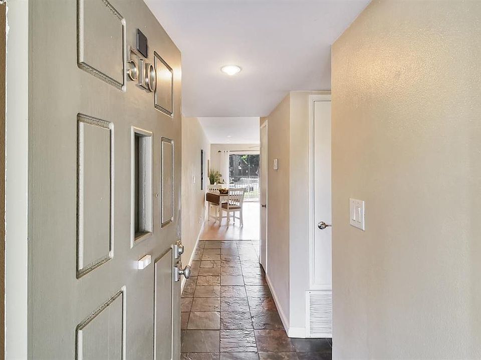 1st image of 510 Ebbtide Cir