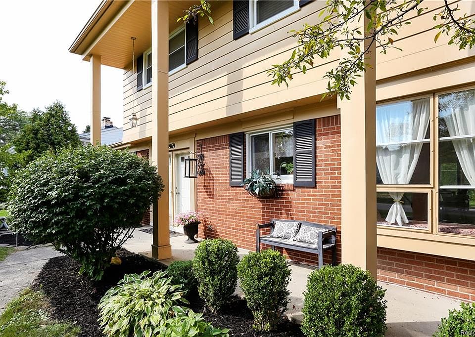 1st image of 29969 Pipers Ln
