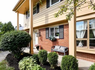 29969 Pipers Ln, Farmington Hills, MI