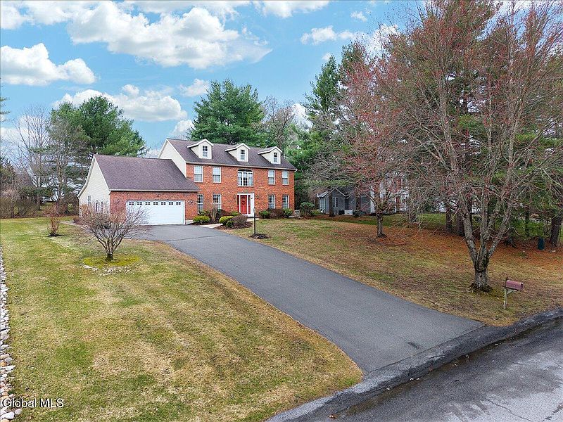 3rd image of 1058 Valerie Drive