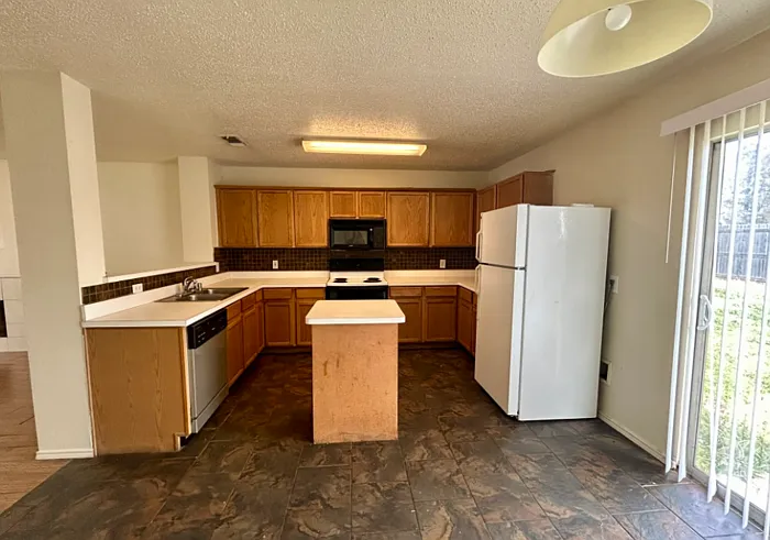 3109 Pinehurst Ct — Photo 8