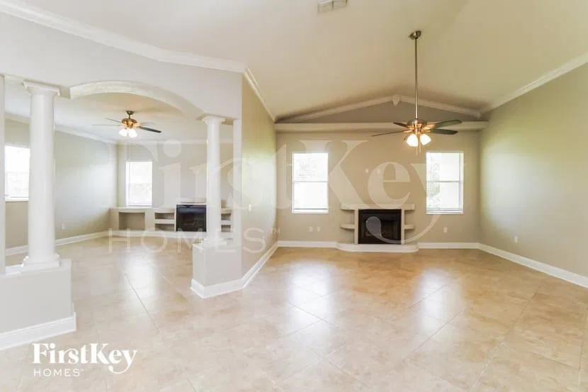 4 bed, 2.0 bath, 2684 sqft, $2,540 — Photo 4