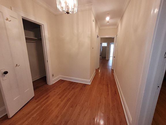 2nd image of 1717 W Wallen Ave