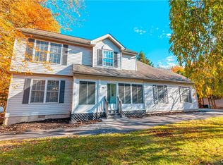 1530 Clover Rd, Long Pond, PA 18334