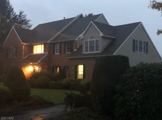 14 Maher Rd, Somerset, NJ 08873