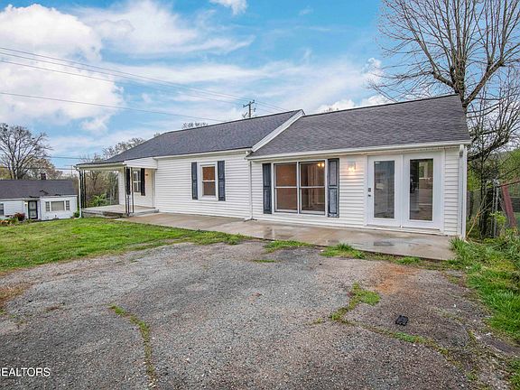 3rd image of 1700 Young Ave