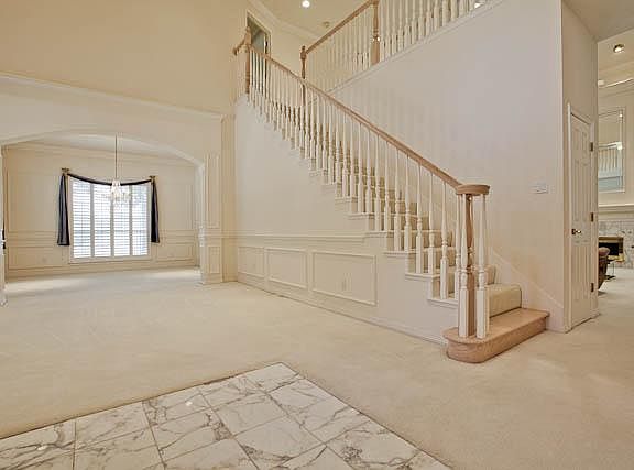 5th image of 5142 Whispering Oaks Dr