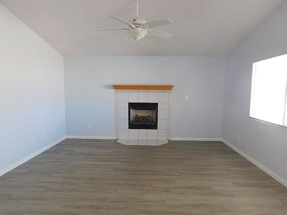 4th image of 214 N Inyo St