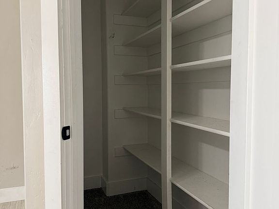 4th image of 694 Saturn Ave