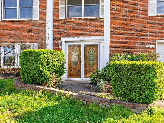 3rd image of 316 Meadowgreen Dr