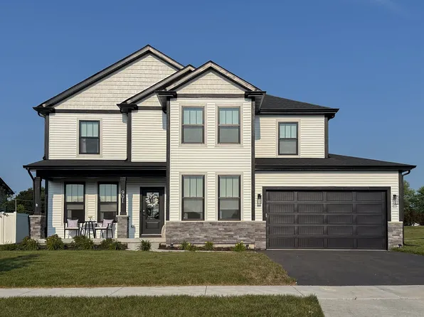 5916 Woody Creek Ln, Bettendorf, IA 52722