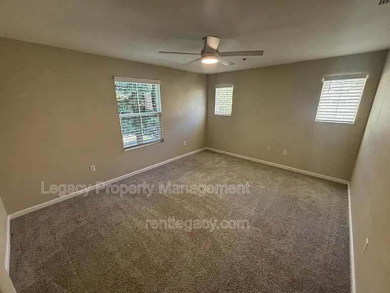 108 Esplanade Cir — Photo 18