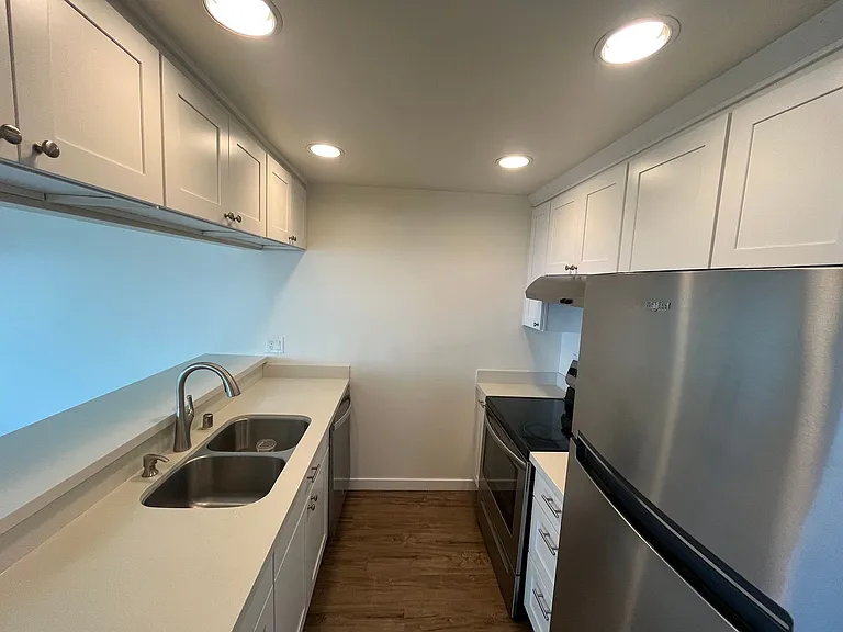4208 Beach Drive — Photo 40
