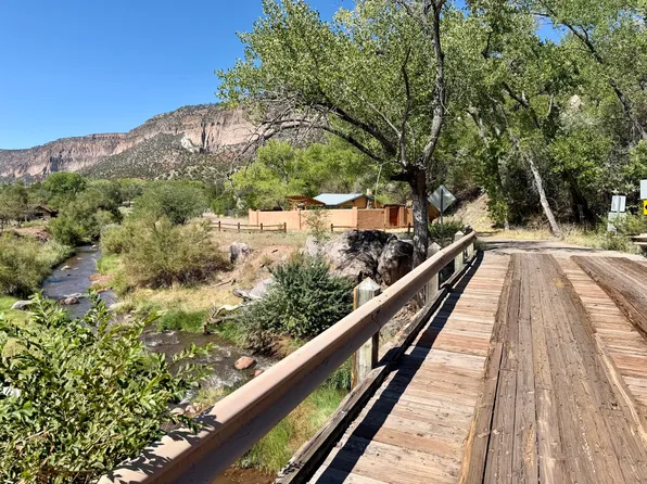 680 Mooney Blvd, Jemez Springs, NM 87025