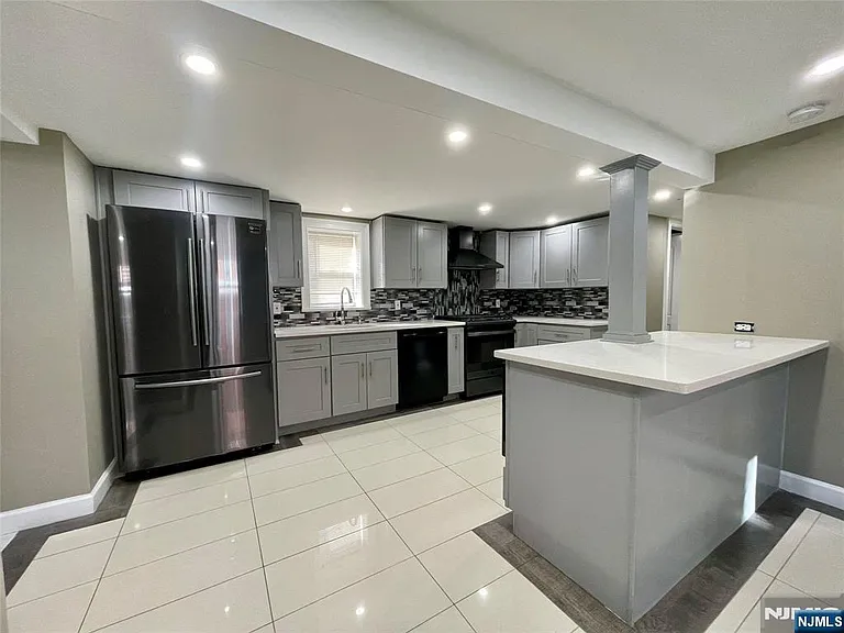 310 E Central Blvd — Photo 10