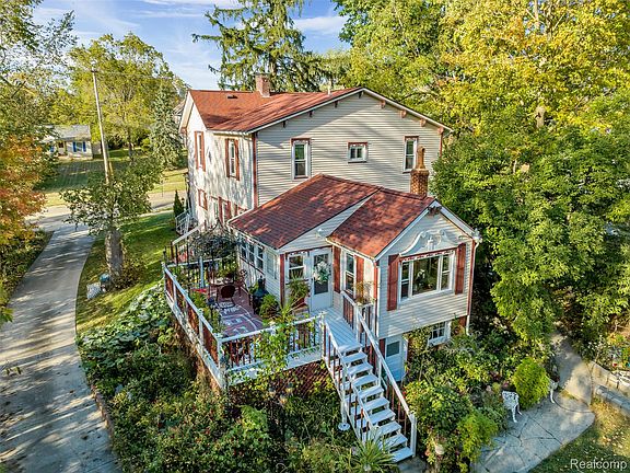 4th image of 327 Reid Rd