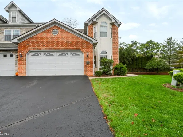 2833 Oakwood Dr, Harrisburg, PA 17110