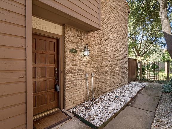 2nd image of 336 Melrose Dr APT 3C