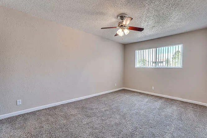 Evergreen Apartments — Photo 16