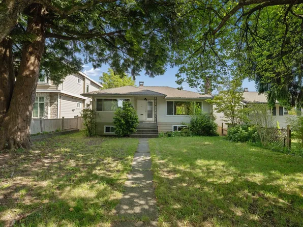 8406 12th Ave, Burnaby, BC V3N 2L6