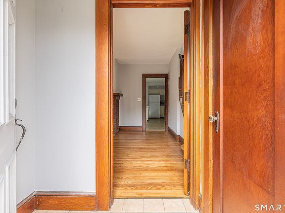 3rd image of 9 George Street