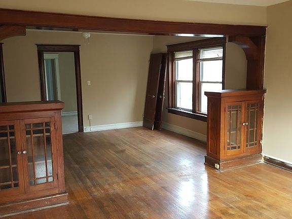 3rd image of 3228 Tracy Ave #2nd