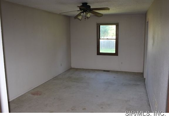 5th image of 828 Andra Dr