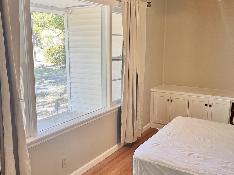 Valley Dr — Photo 1