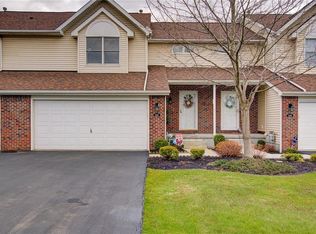 5453 Village Station Cir, Williamsville, NY 14221